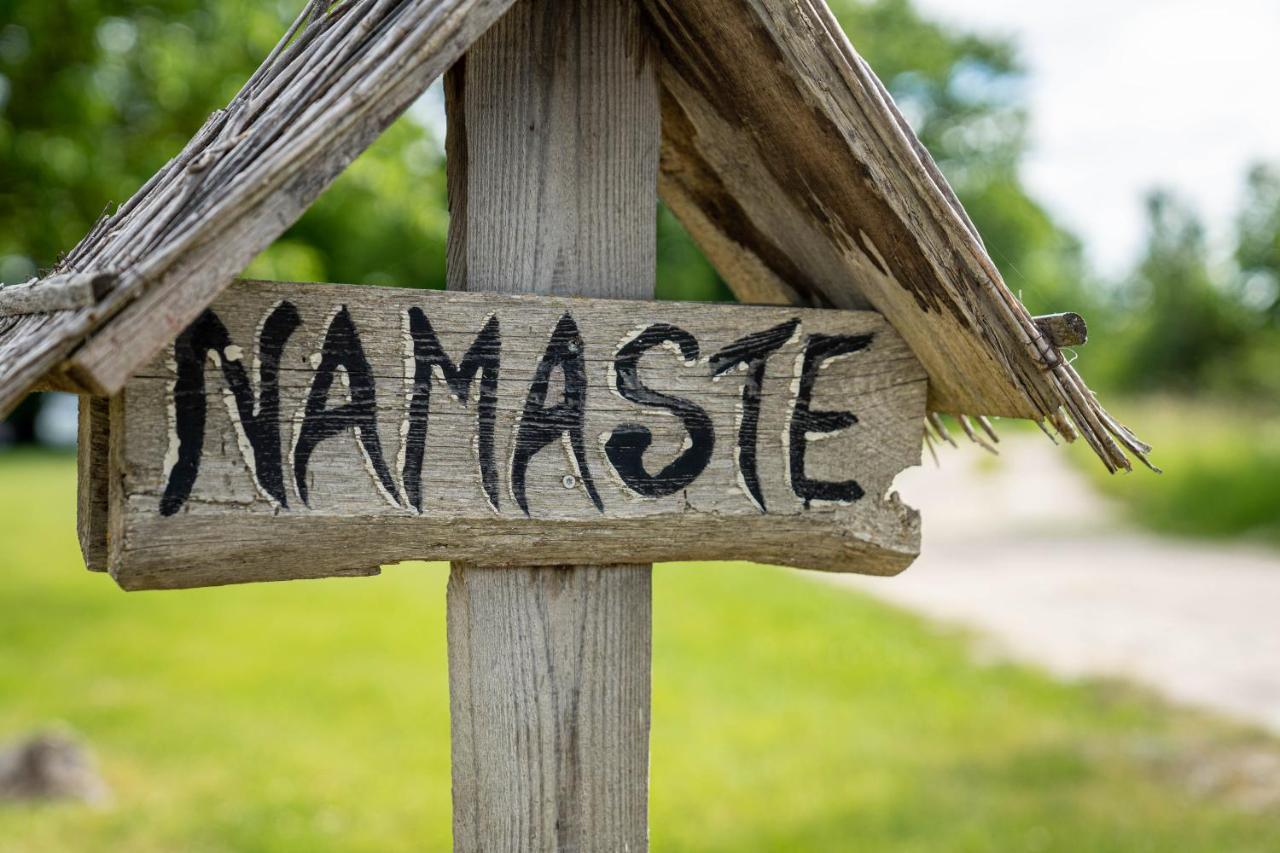 Muhu Namaste Apartment Simisti Exterior photo